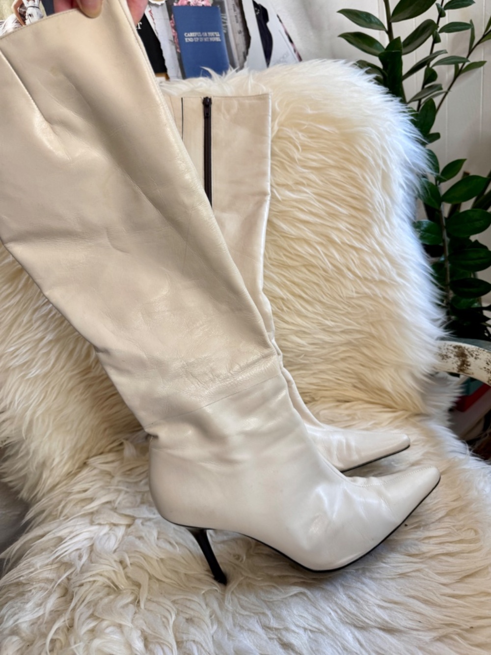 ALDO Vintage Y2K Ivory Leather Pointed Toe Boots Early 2000s pointy toes Size 9 - Picture 2 of 16
